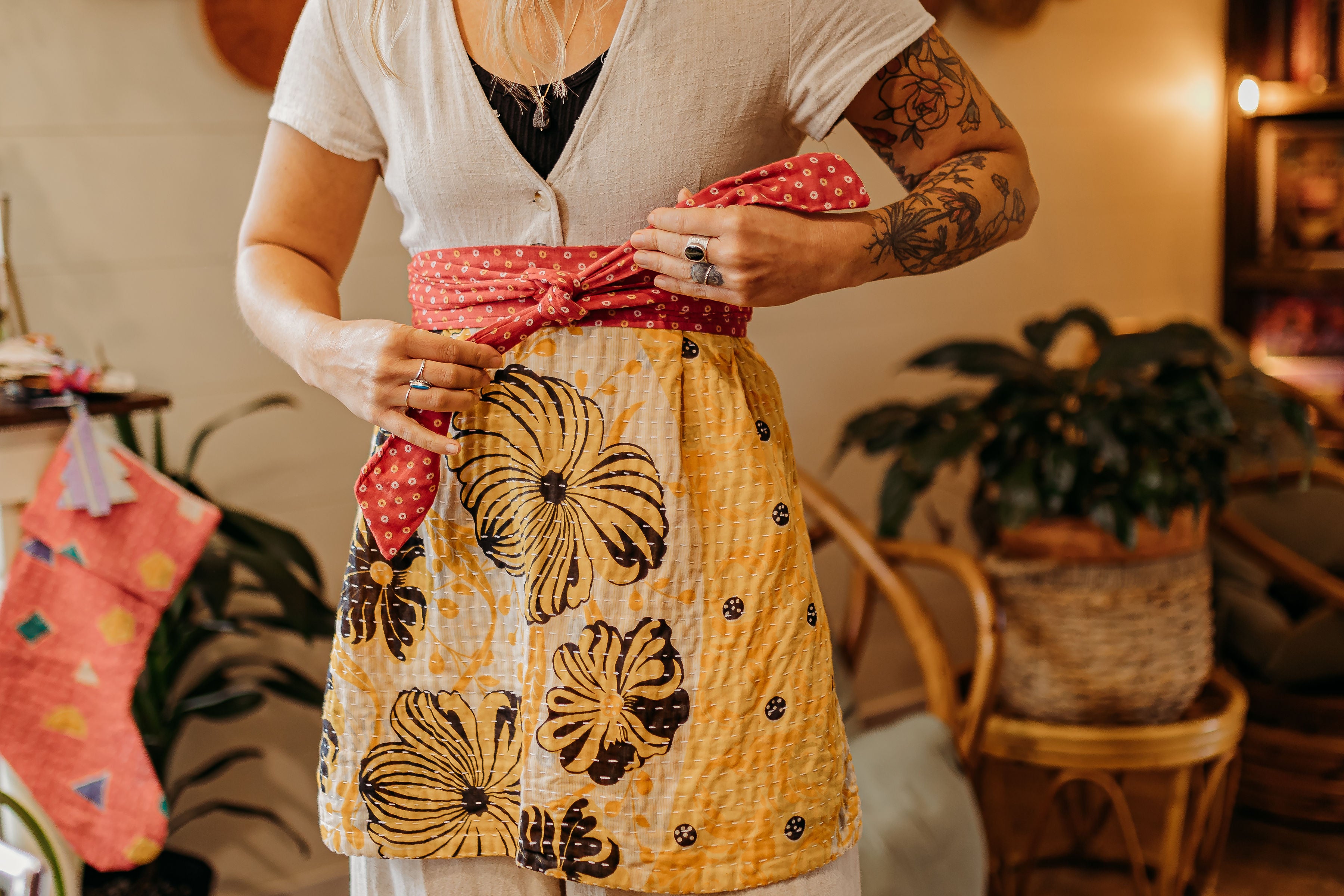 Kantha Apron – The Whispering Willow Farm